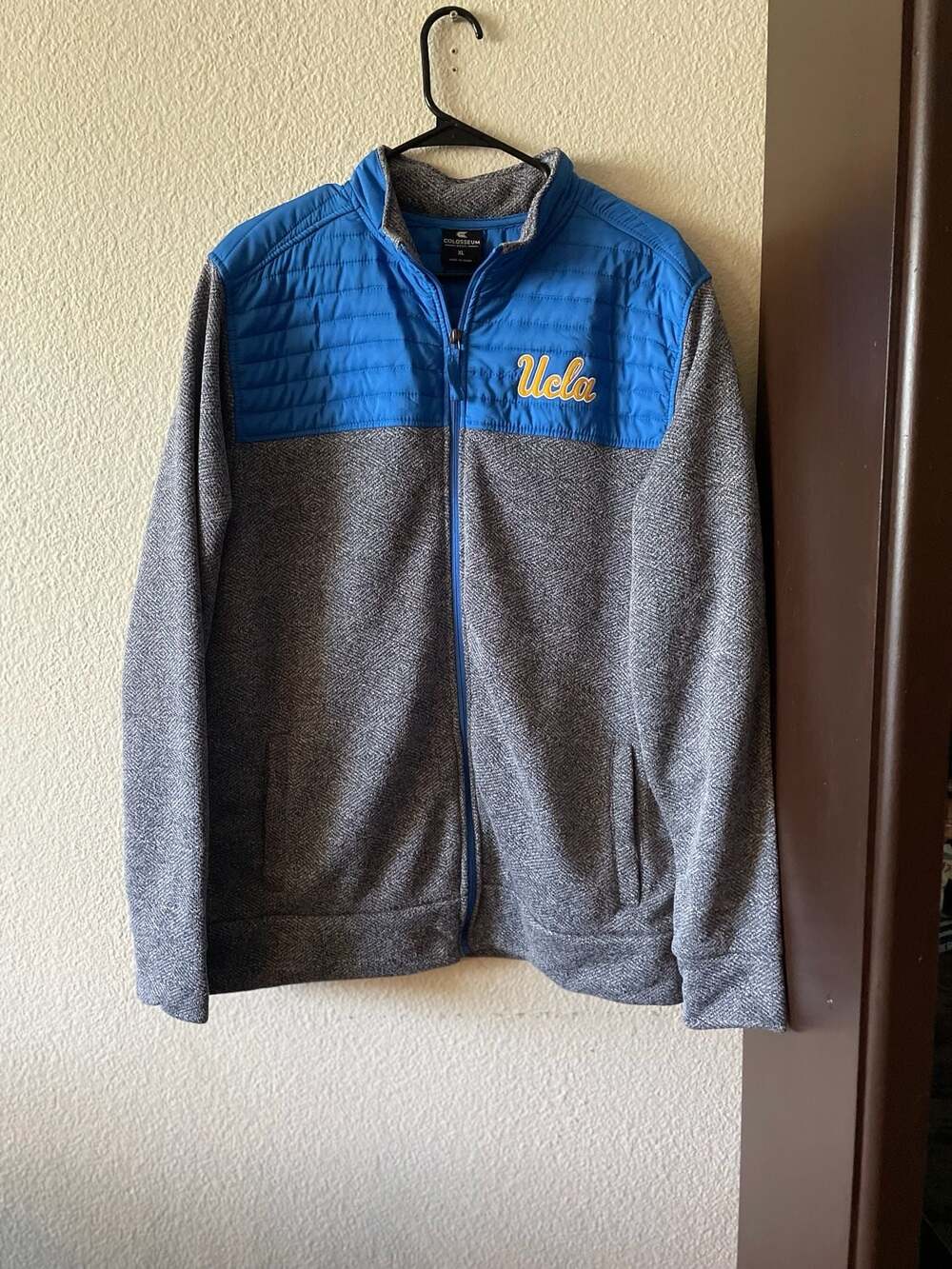 Colosseum UCLA Bruins Guard Full-Zip Puffer Herringbone Jacket